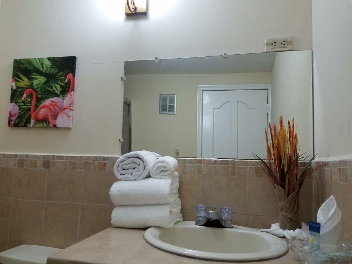 Mh Boutique Hotel ซานเปโดร ซูลา ภายนอก รูปภาพ